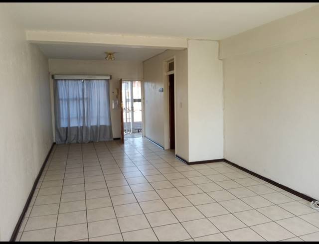1 BEDROOM SECTIONAL TITLE FOR SALE IN PARKDENE